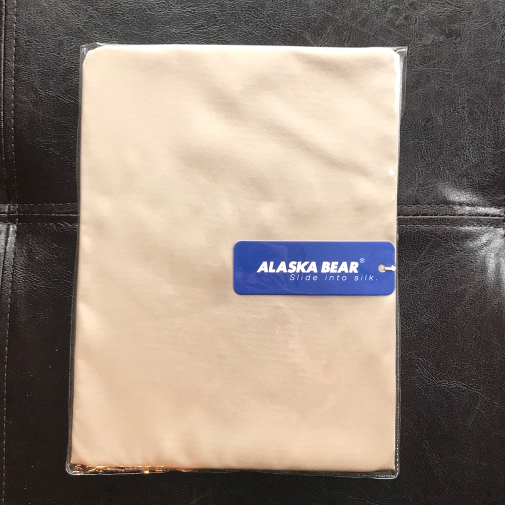 *NEW UNOPENED* Silk pillow case